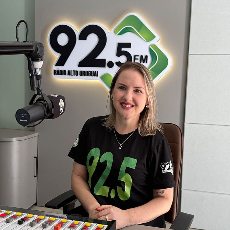 BRUNA CORREA - LOCUTORA